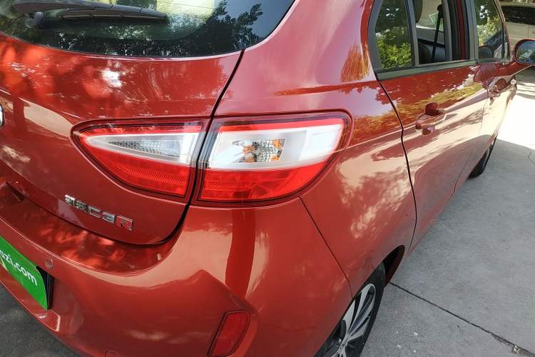 Used Cowin C3R 2015 1.5L AMT Gold Diamond Edition Right Rear Taillight