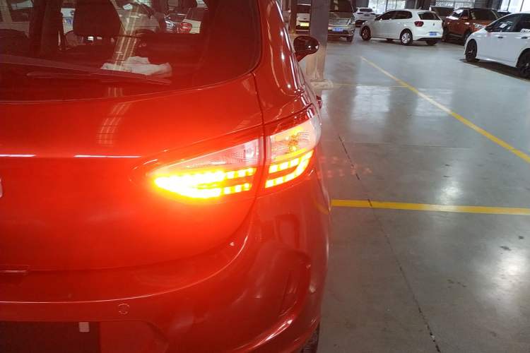 Used Cowin C3R 2015 1.5L Manual Gold Diamond Edition Right Rear Taillight