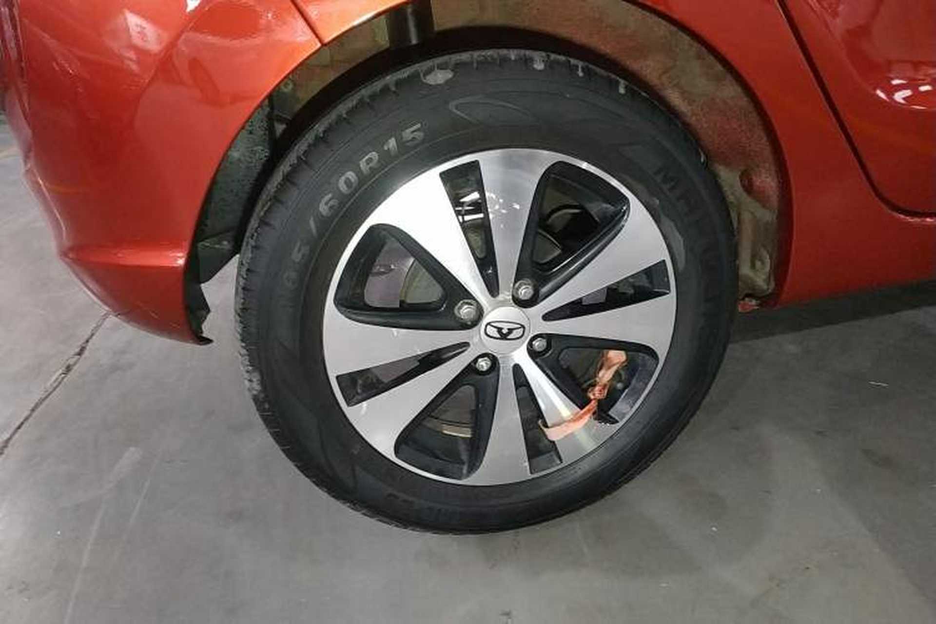 Used Cowin C3R 2015 1.5L Manual Gold Diamond Edition Right Rear Wheel Hub