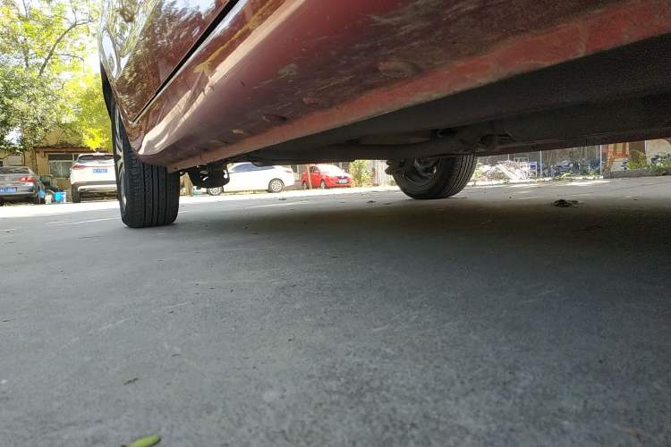 Used Cowin C3R 2015 1.5L AMT Gold Diamond Edition Right Side Sill