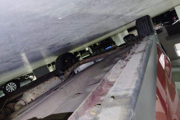 Used Cowin C3R 2015 1.5L AMT Gold Diamond Edition Right Side Sill