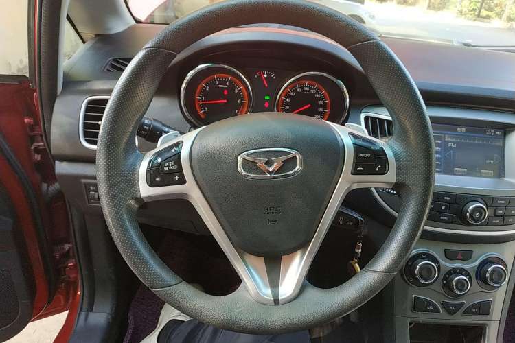 Used Cowin C3R 2015 1.5L AMT Gold Diamond Edition Steering Wheel