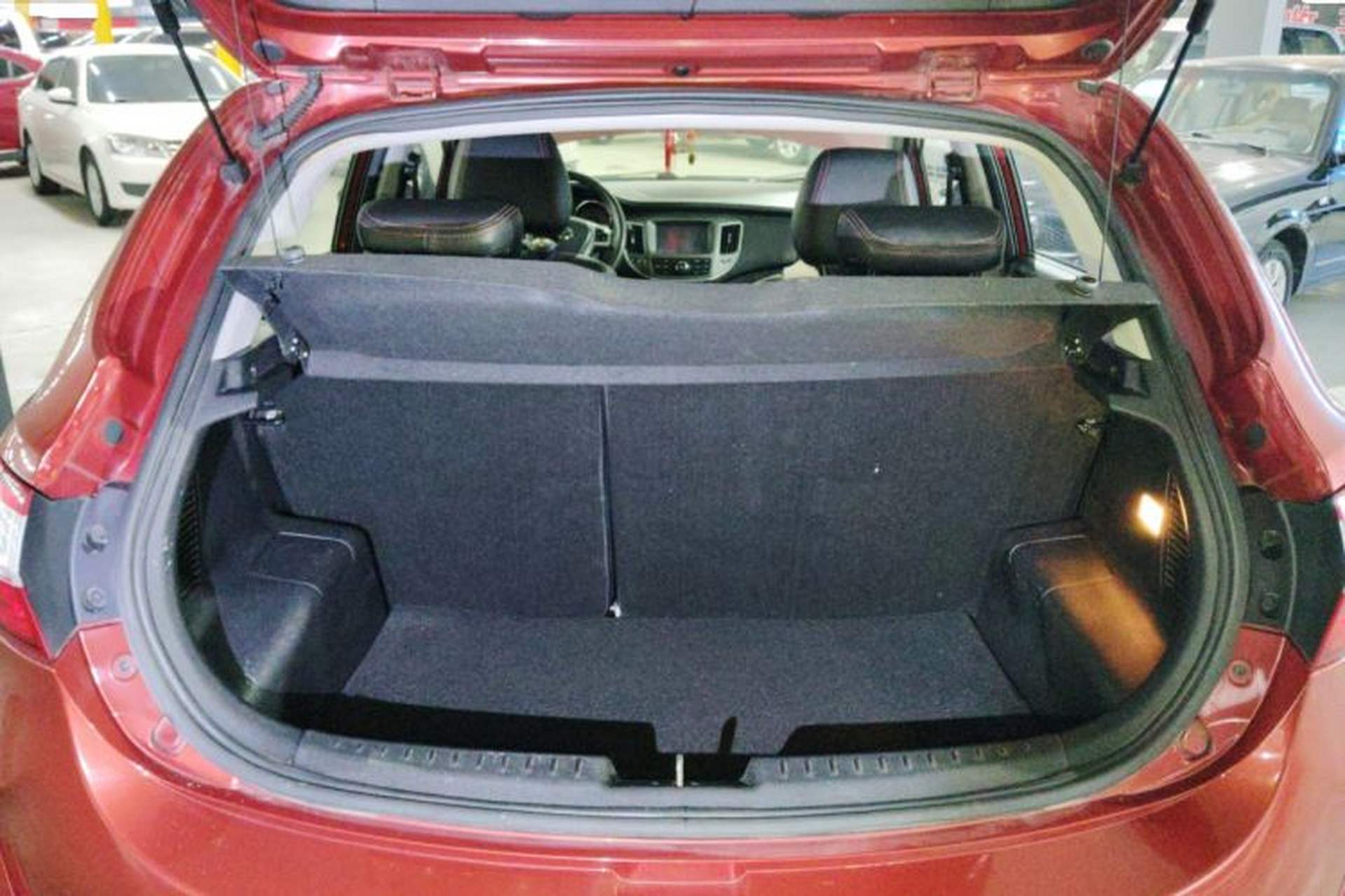 Used Cowin C3R 2015 1.5L AMT Gold Diamond Edition Trunk