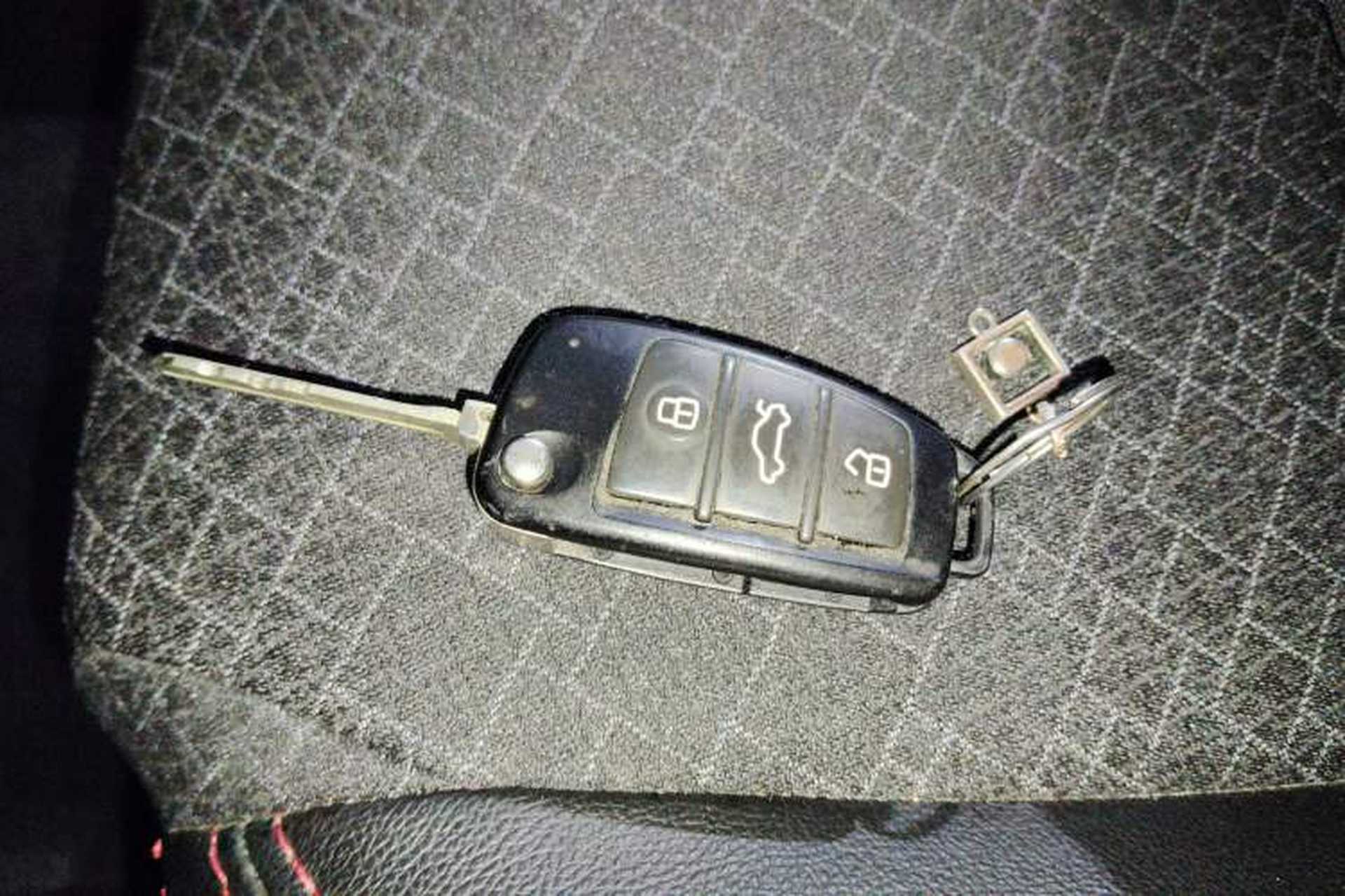Used Cowin C3R 2015 1.5L AMT Gold Diamond Edition Vehicle Key