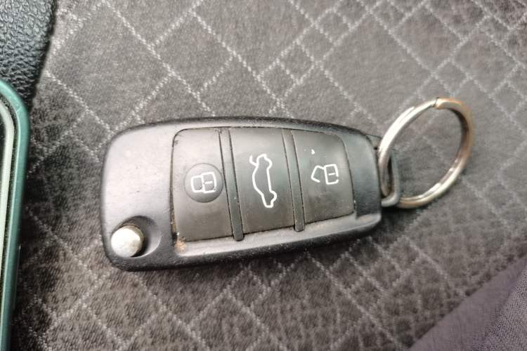 Used Cowin C3R 2015 1.5L Manual Gold Diamond Edition Vehicle Key