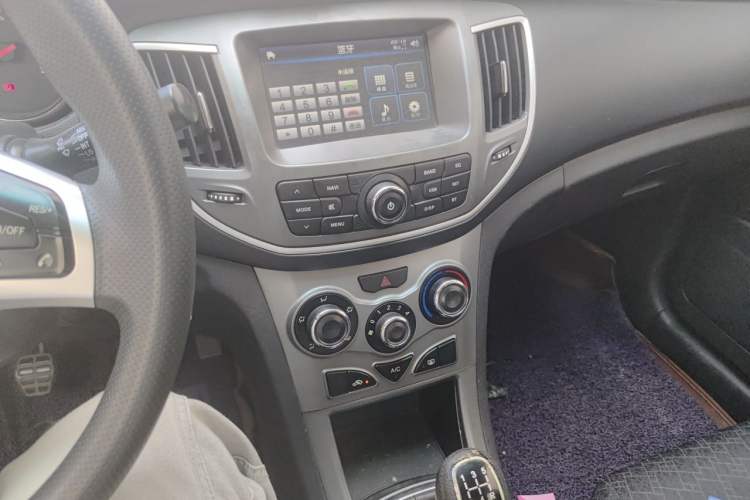 Used Cowin C3R 2015 1.5L Manual Gold Diamond Edition Audio And AC Panel