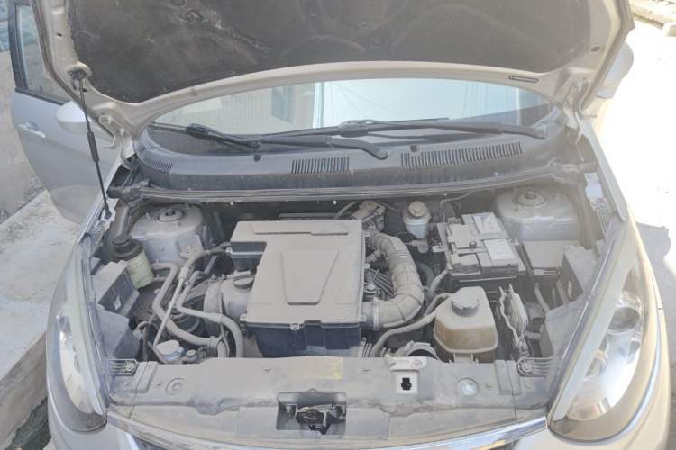 Used Cowin C3R 2015 1.5L Manual Gold Diamond Edition Engine Bay