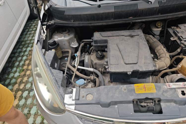Used Cowin C3R 2015 1.5L Manual Gold Diamond Edition Engine Bay Right