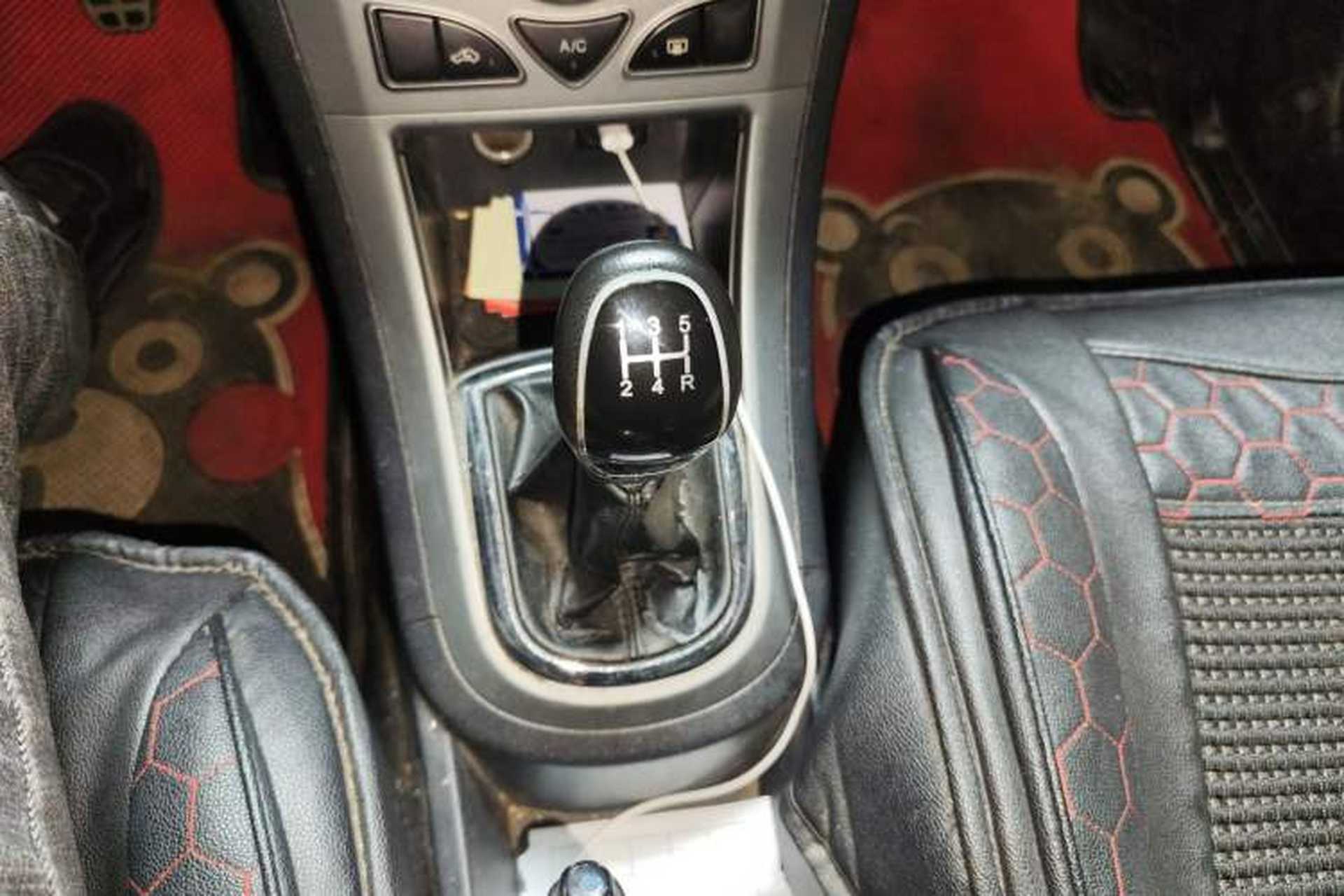 Used Cowin C3R 2015 1.5L Manual Gold Diamond Edition Gear Lever