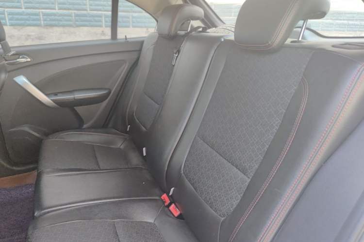 Used Cowin C3R 2015 1.5L Manual Gold Diamond Edition Left Rear Seat