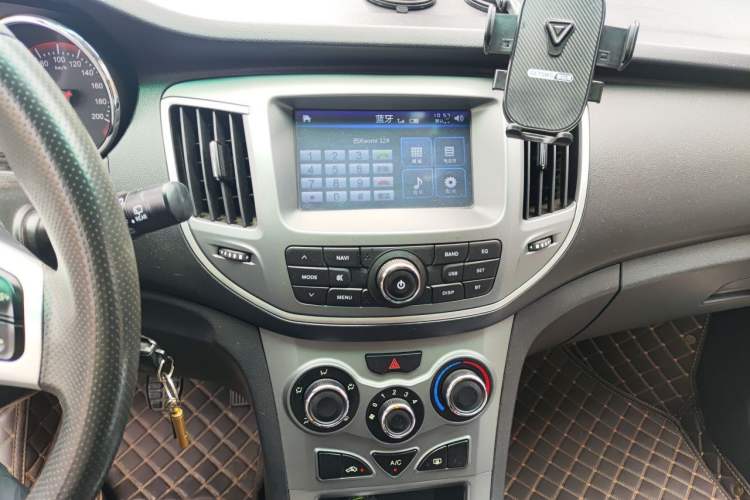 Used Cowin C3R 2015 1.5L Manual Gold Diamond Edition Audio And AC Panel