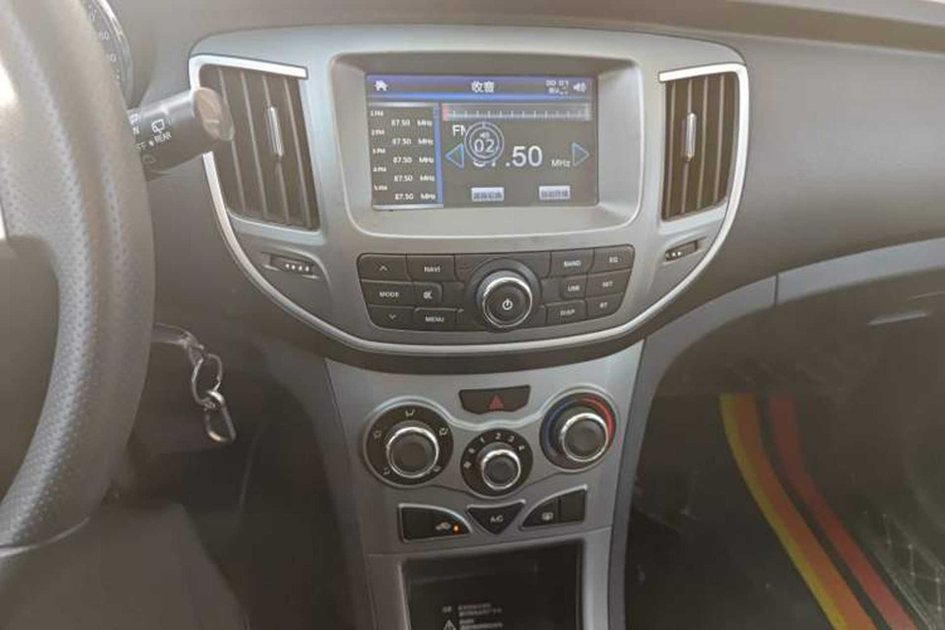 Used Cowin C3R 2015 1.5L AMT Gold Diamond Edition Audio And AC Panel