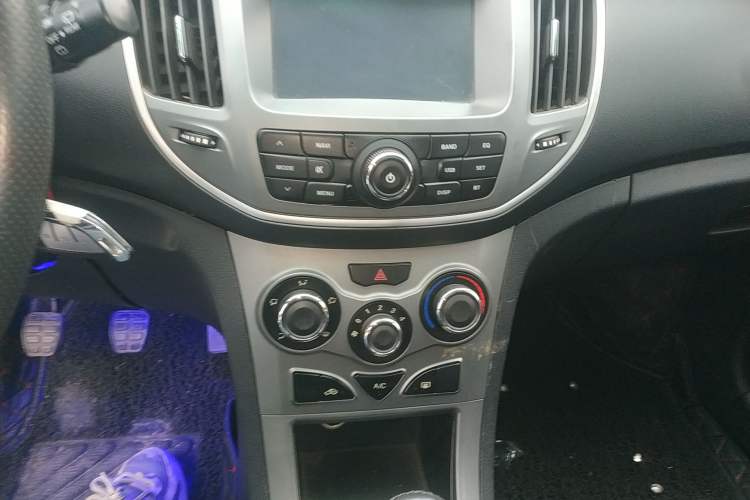 Used Cowin C3R 2015 1.5L Manual Gold Diamond Edition Audio And AC Panel