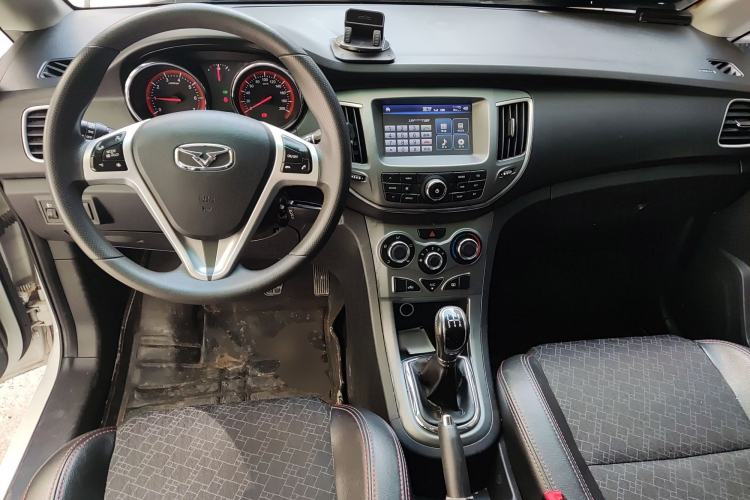 Used Cowin C3R 2015 1.5L Manual Gold Diamond Edition Center Console