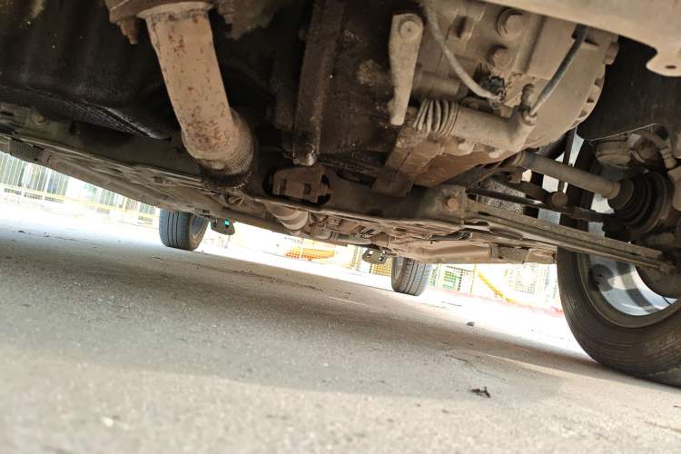 Used Cowin C3R 2015 1.5L Manual Gold Diamond Edition Chassis Front