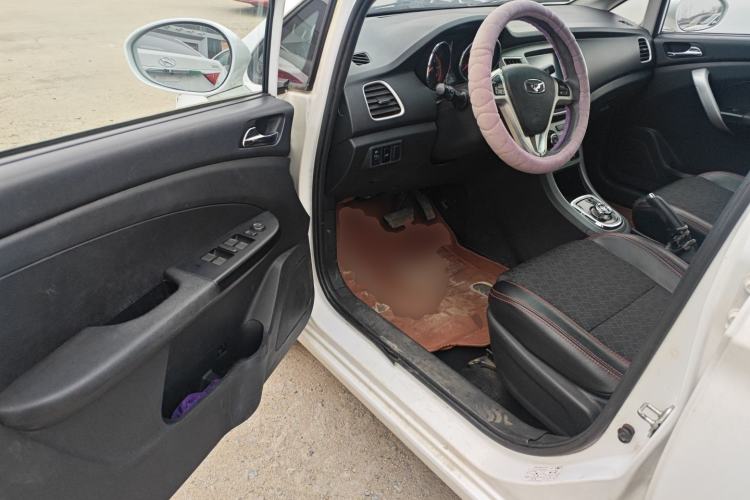 Used Cowin C3R 2015 1.5L AMT Gold Diamond Edition Driver Seat