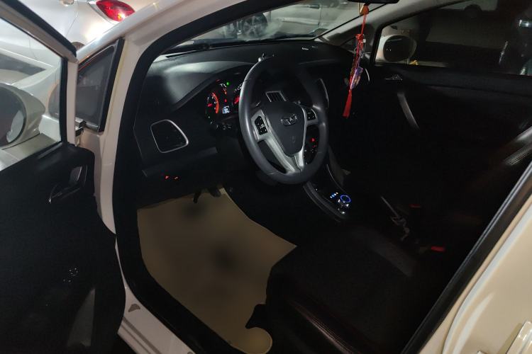 Used Cowin C3R 2015 1.5L AMT Gold Diamond Edition Driver Seat