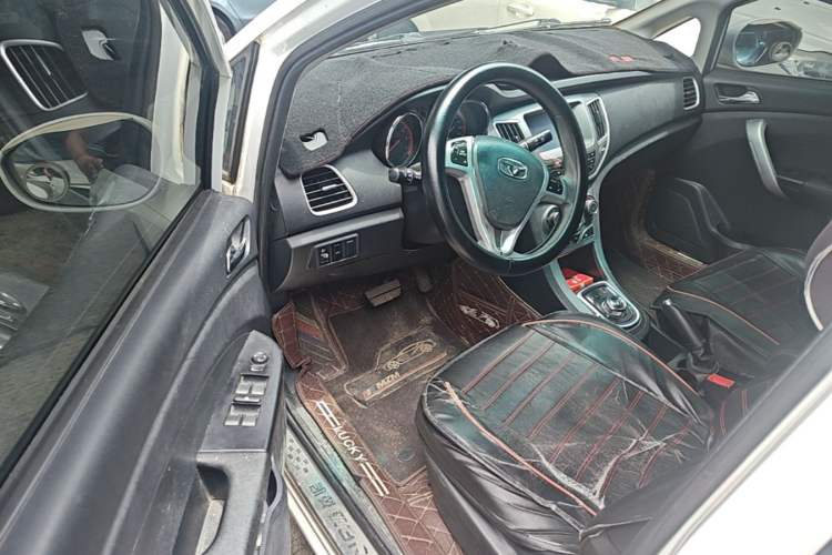 Used Cowin C3R 2015 1.5L AMT Gold Diamond Edition Driver Seat