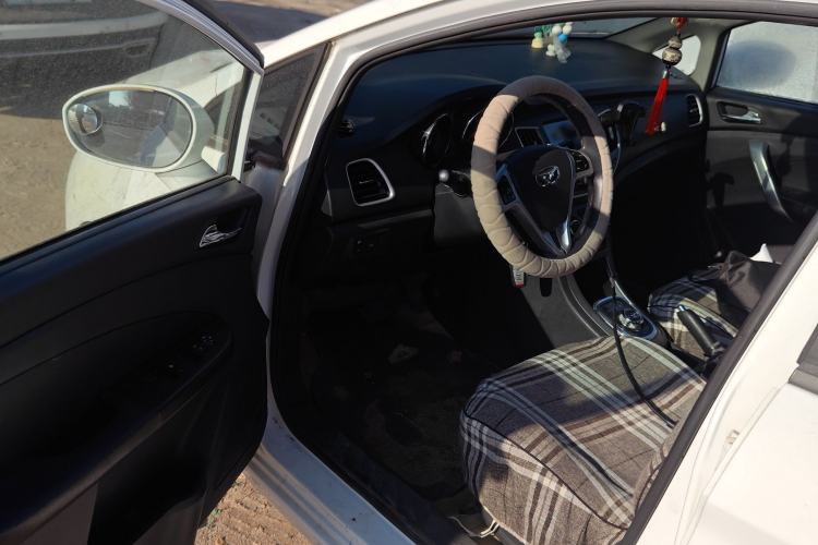 Used Cowin C3R 2015 1.5L AMT Gold Diamond Edition Driver Seat