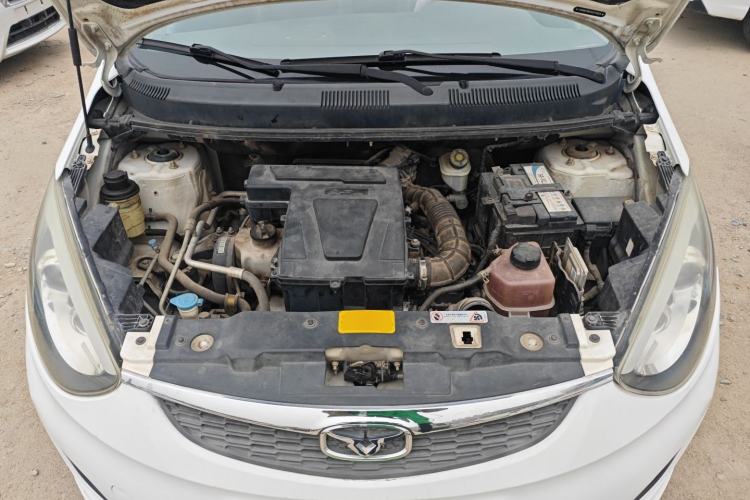 Used Cowin C3R 2015 1.5L AMT Gold Diamond Edition Engine Bay