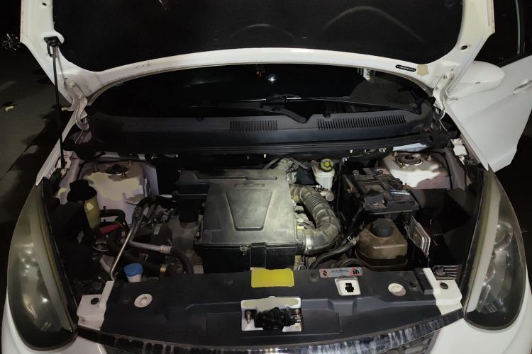 Used Cowin C3R 2015 1.5L AMT Gold Diamond Edition Engine Bay