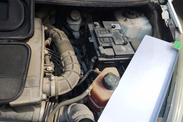 Used Cowin C3R 2015 1.5L Manual Gold Diamond Edition Engine Bay Left