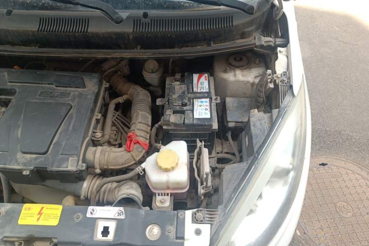 Used Cowin C3R 2015 1.5L Manual Gold Diamond Edition Engine Bay Left