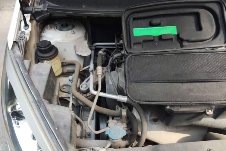 Used Cowin C3R 2015 1.5L Manual Gold Diamond Edition Engine Bay Right