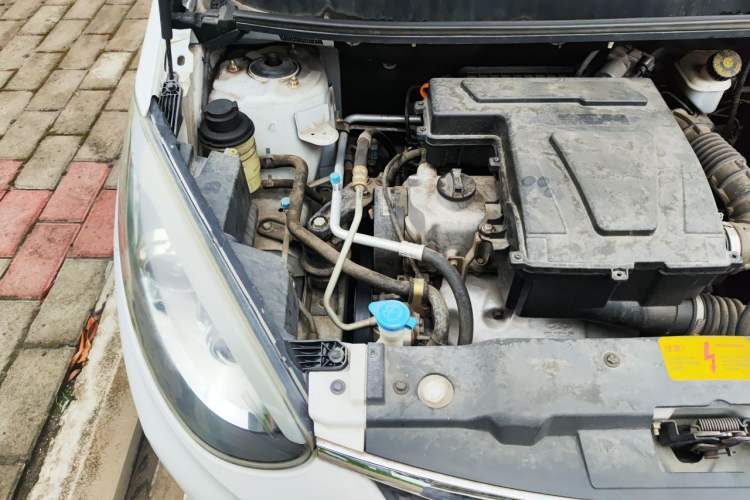 Used Cowin C3R 2015 1.5L Manual Gold Diamond Edition Engine Bay Right