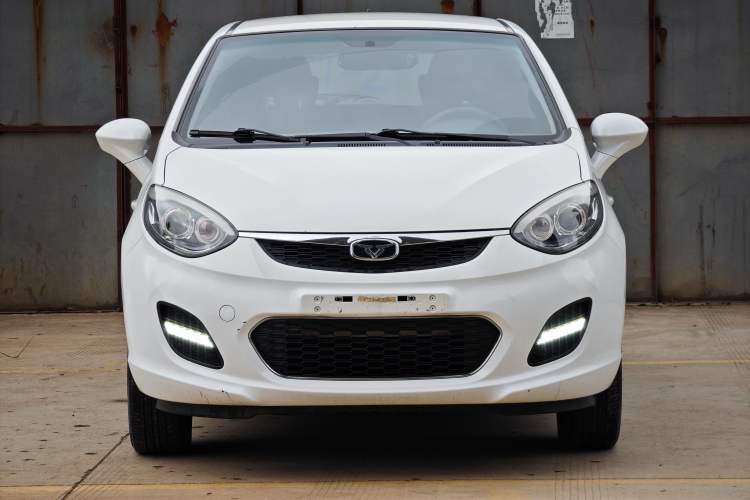 Used Cowin C3R 2015 1.5L Manual Gold Diamond Edition Exterior 1