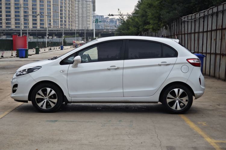 Used Cowin C3R 2015 1.5L Manual Gold Diamond Edition Exterior 3