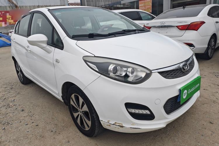 Used Cowin C3R 2015 1.5L AMT Gold Diamond Edition Front Right 45 Deg