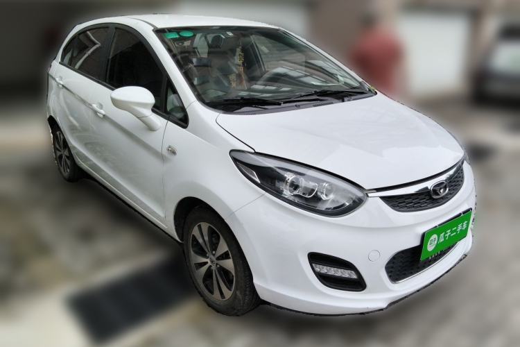 Used Cowin C3R 2015 1.5L AMT Gold Diamond Edition Front Right 45 Deg