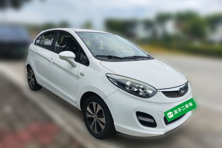 Used Cowin C3R 2015 1.5L Manual Gold Diamond Edition Front Right 45 Deg