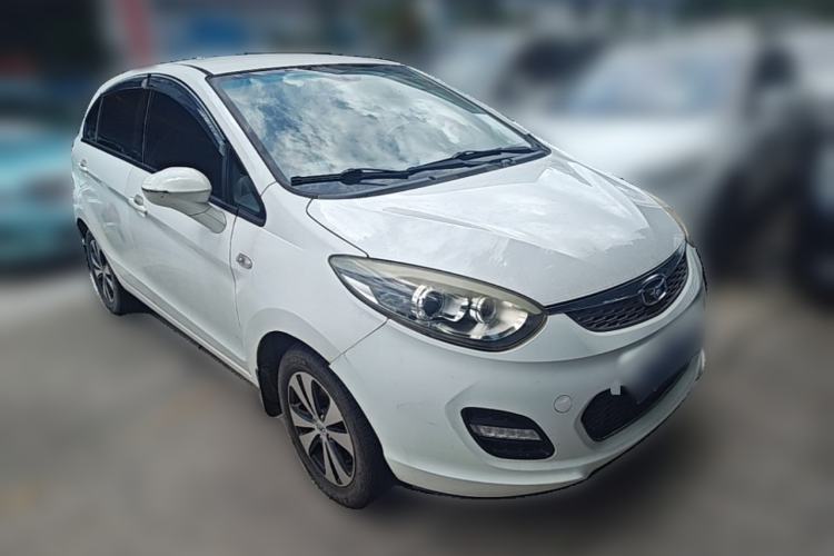 Used Cowin C3R 2015 1.5L AMT Gold Diamond Edition Front Right 45 Deg
