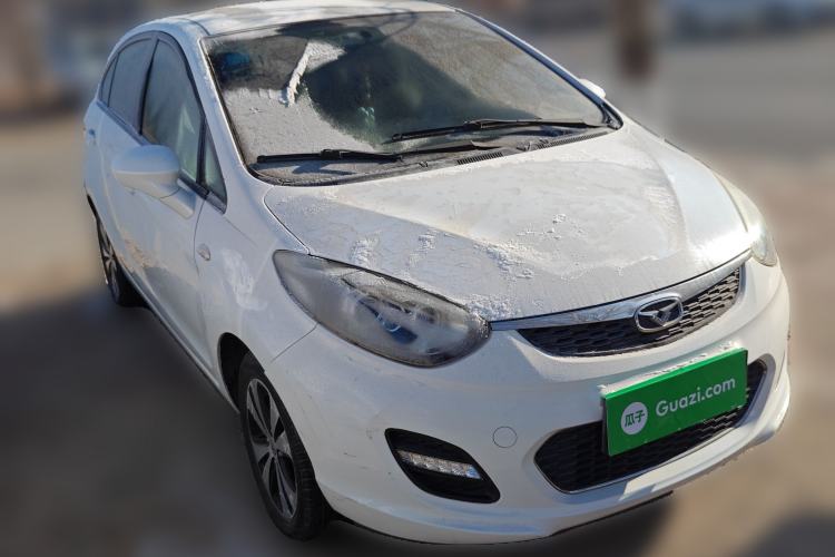Used Cowin C3R 2015 1.5L AMT Gold Diamond Edition Front Right 45 Deg