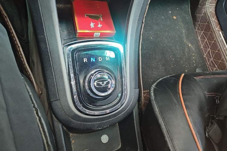 Used Cowin C3R 2015 1.5L AMT Gold Diamond Edition Gear Lever