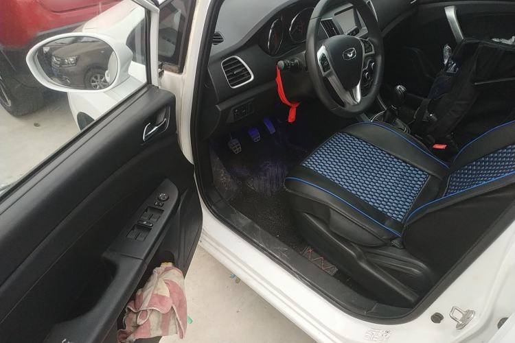Used Cowin C3R 2015 1.5L Manual Gold Diamond Edition Interior 3