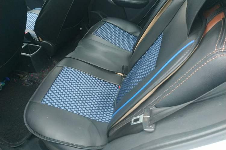 Used Cowin C3R 2015 1.5L Manual Gold Diamond Edition Interior 4