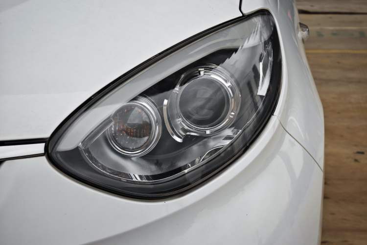 Used Cowin C3R 2015 1.5L Manual Gold Diamond Edition Left Front Headlight
