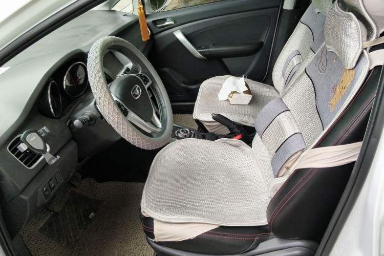 Used Cowin C3R 2015 1.5L AMT Gold Diamond Edition Left Front Seat