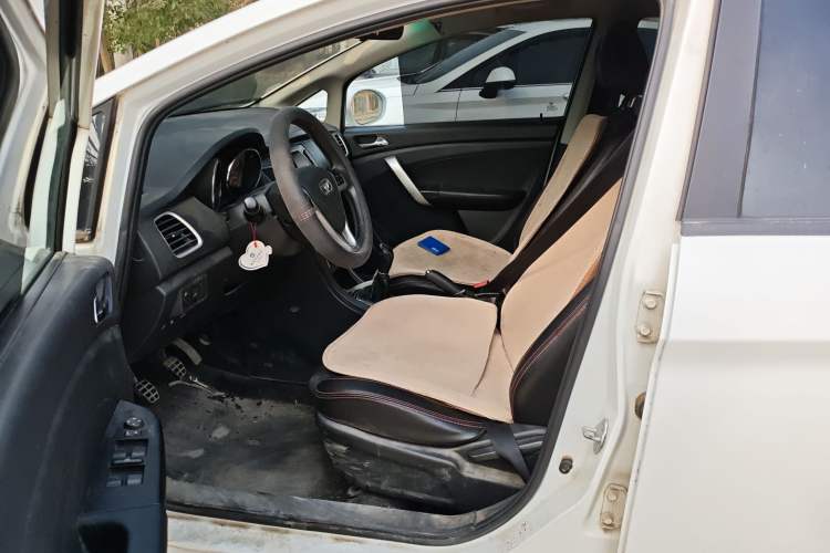 Used Cowin C3R 2015 1.5L Manual Gold Diamond Edition Left Front Seat