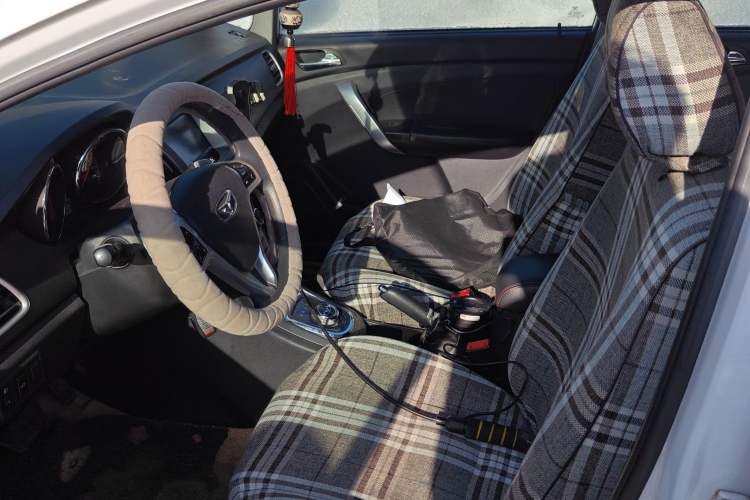 Used Cowin C3R 2015 1.5L AMT Gold Diamond Edition Left Front Seat