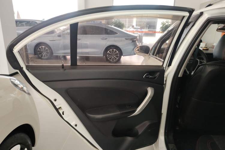Used Cowin C3R 2015 1.5L Manual Gold Diamond Edition Left Rear Door Interior