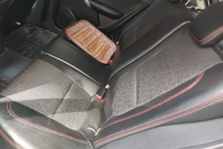 Used Cowin C3R 2015 1.5L Manual Gold Diamond Edition Left Rear Seat