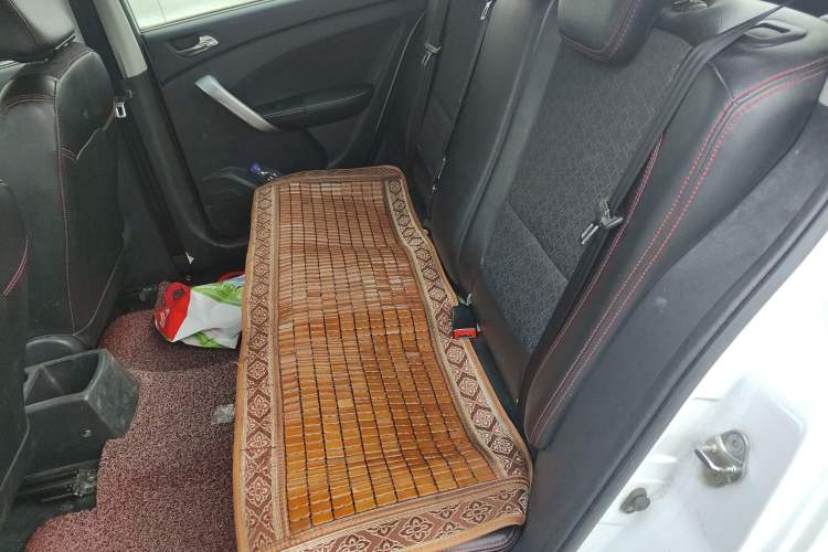 Used Cowin C3R 2015 1.5L Manual Gold Diamond Edition Left Rear Seat