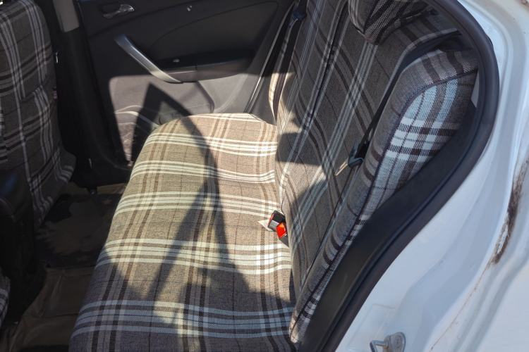 Used Cowin C3R 2015 1.5L AMT Gold Diamond Edition Left Rear Seat