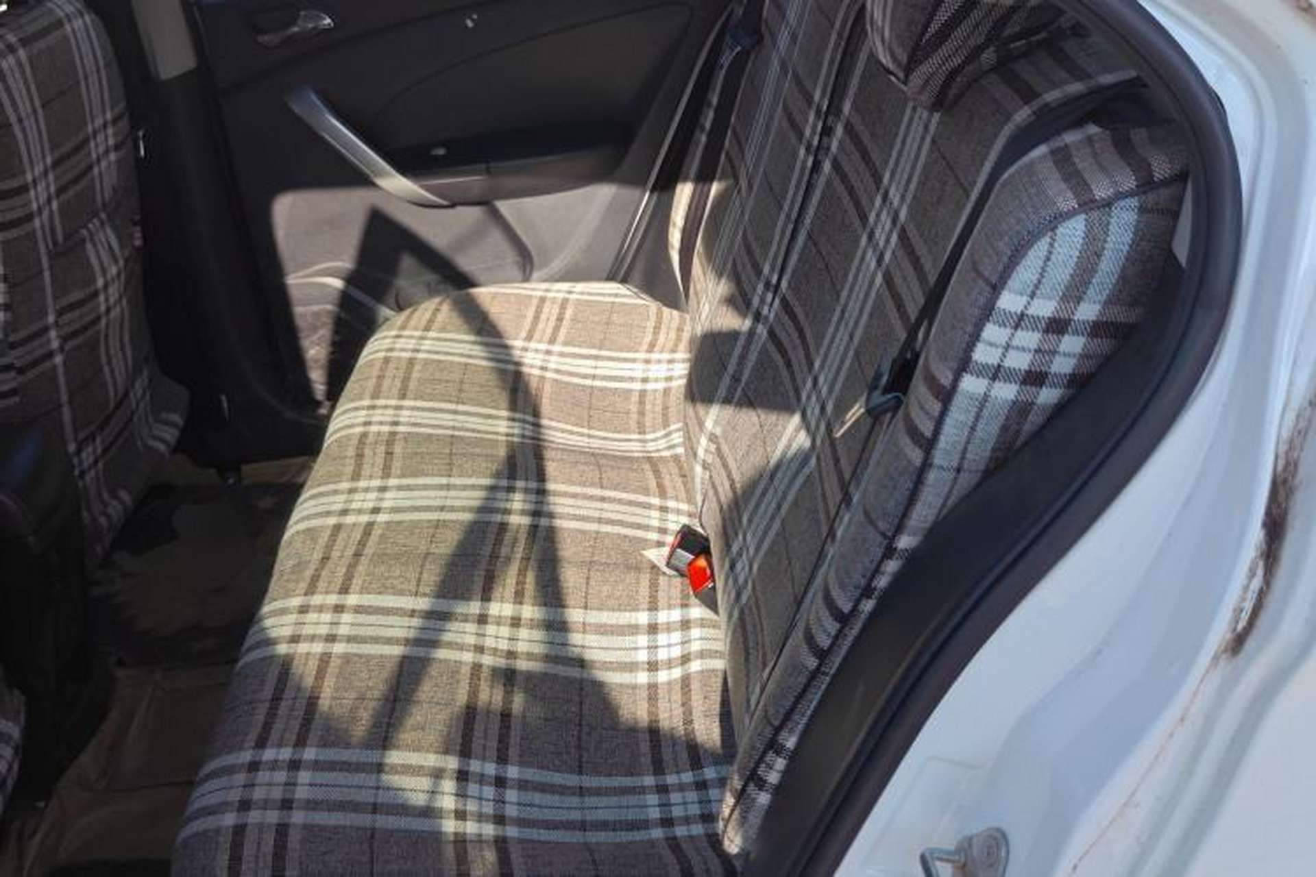 Used Cowin C3R 2015 1.5L AMT Gold Diamond Edition Left Rear Seat