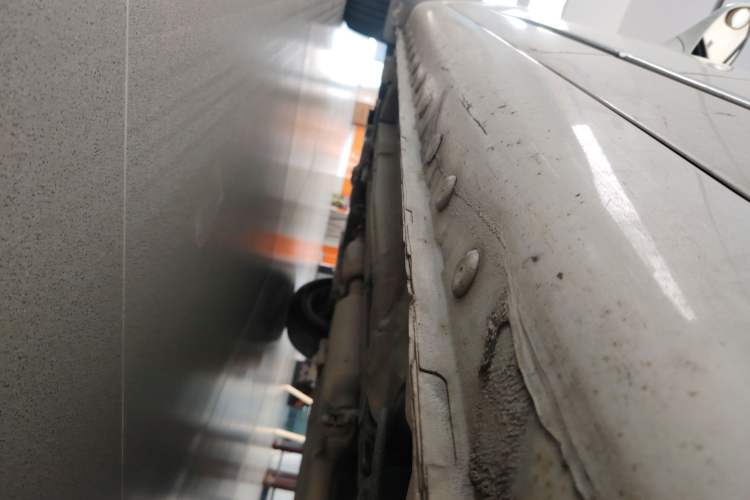 Used Cowin C3R 2015 1.5L Manual Gold Diamond Edition Left Side Sill