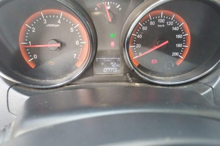 Used Cowin C3R 2015 1.5L Manual Gold Diamond Edition Odometer Close Up